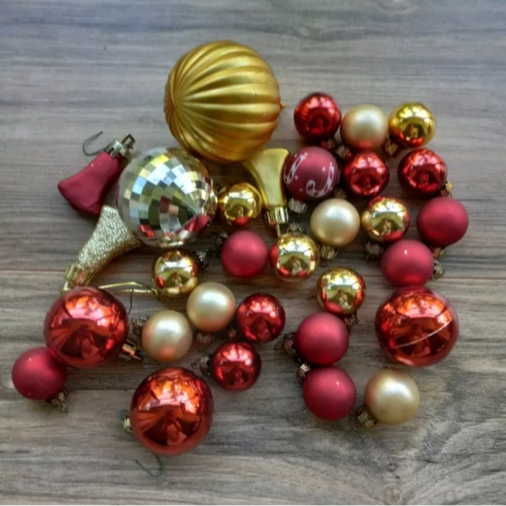 Red & Gold Metallic Unbreakable Christmas Ball Ornament Mixed Lot